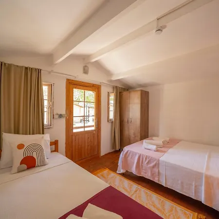 La Dia Faralya 페티예